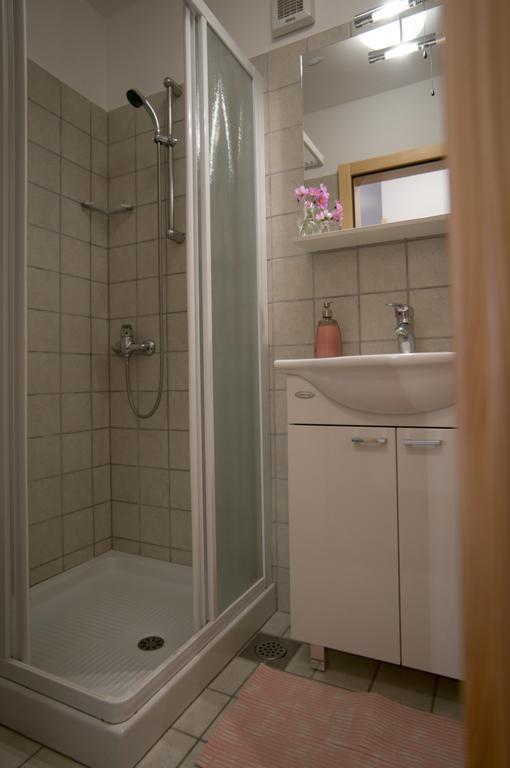 Apartmaji In Sobe Marija Jera Штаньел Номер фото
